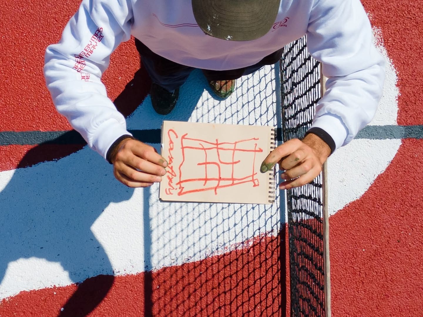 Quando o ténis se torna arte: a instalação “Hard Court” reinventa o jogo