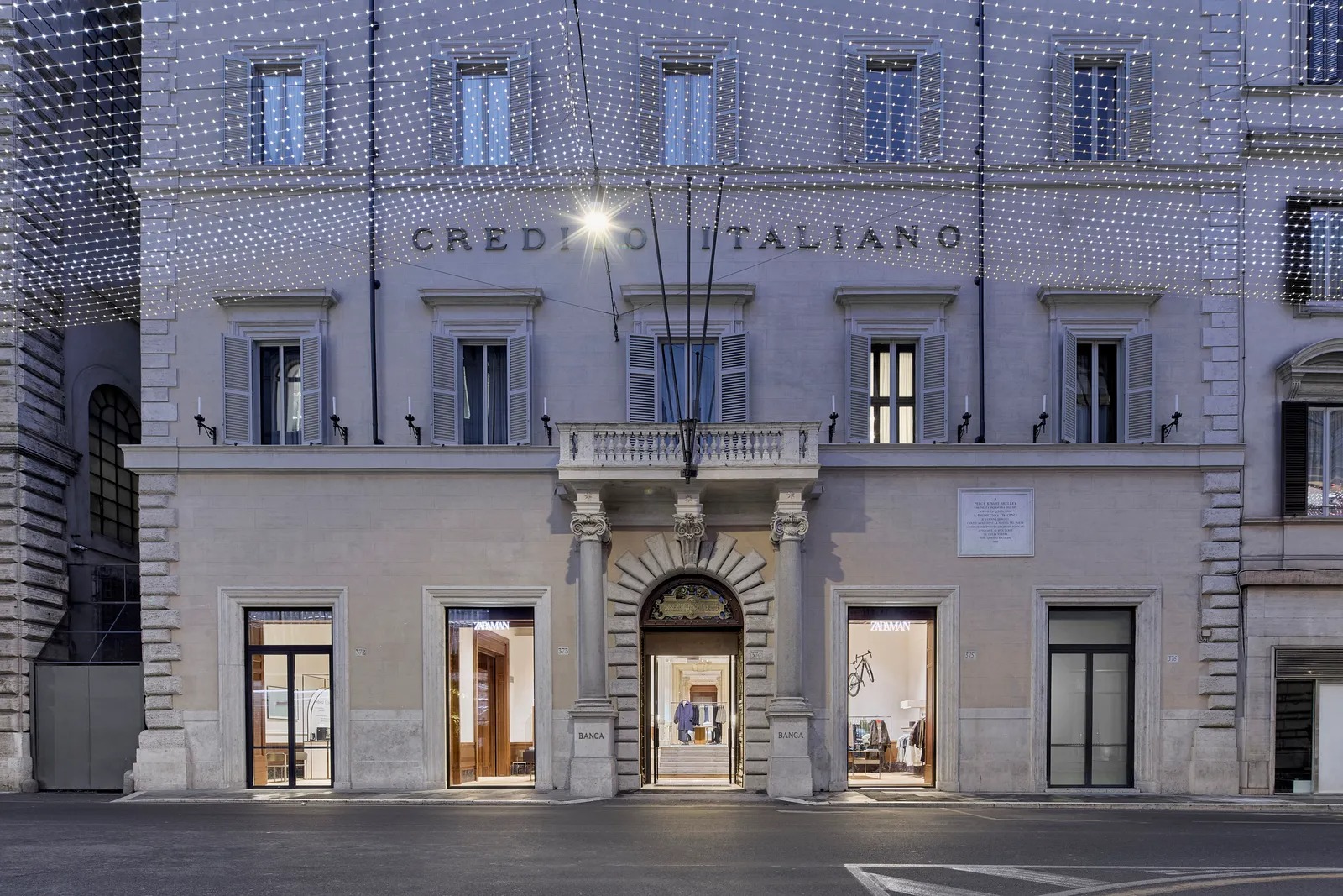 Do banco à moda: a Zara que ocupa um palácio histórico em Roma